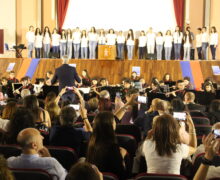 La Scuola Allievi Carabinieri di Reggio Calabria e l’Istituto Comprensivo “De Amicis – Bolani” uniti nel concerto di fine anno per la legalità.