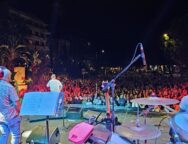 Reggio Live Fest: In migliaia sotto la pioggia per Paolo Belli, stasera Goran Bregovic, domani gran finale con Lio, Fiat 131 e Fedez