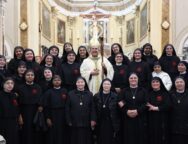 Le piccole operaie dei sacri cuori festeggiano i 130 anni dalla fondazione del proprio ordine religioso a Trebisacce